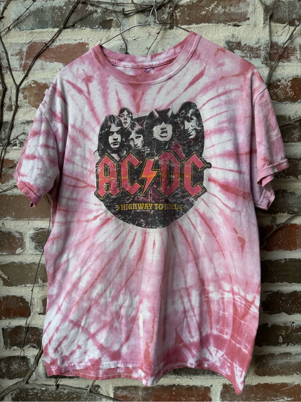 ☮️ AC/DC Highway To Hell Pink Spiral Tie-Dye Band Tee • 2021 • Sz M